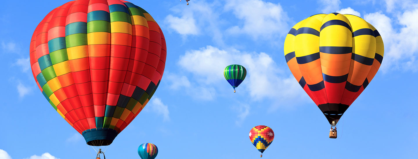 Luftballonger uppe i himlen