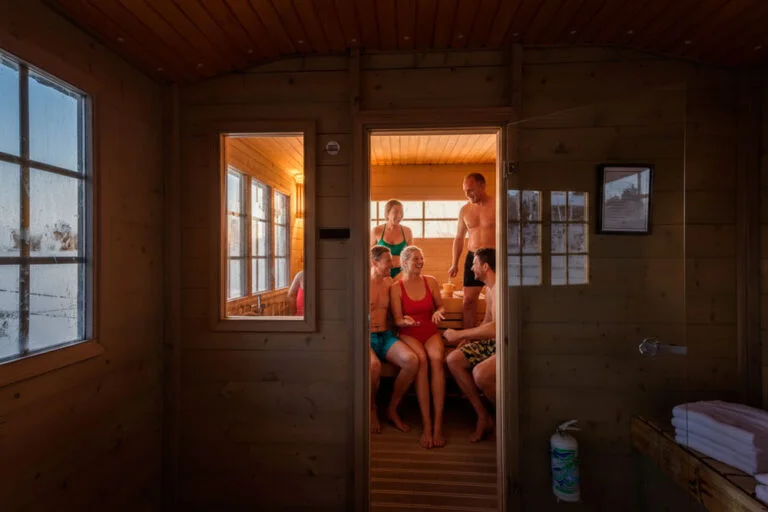 Sjöbastu, vinterbad eller karaoke i The Cave - du behöver inte välja!